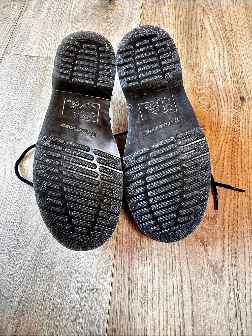 Dr. Martens 1461 Cosmic Shoes White & Black US 5M. NWOT